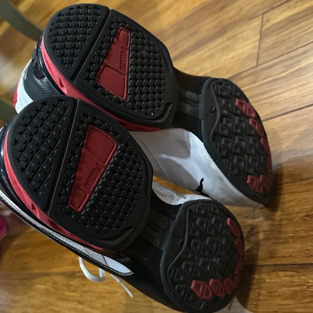 Puma Men's White and Red Sneakers - Picture 5 of 6